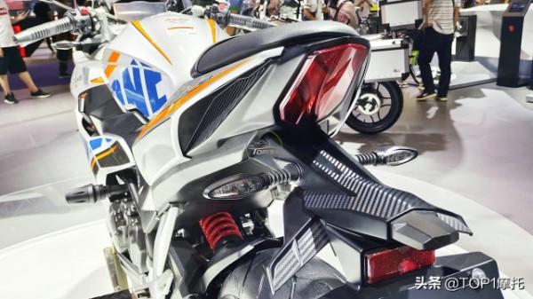 重慶摩博會丨賽科龍高顏值跑車驚豔亮相 RC3S強勢迴歸