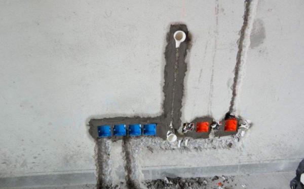 裝修時提心吊膽地埋了3根PVC管，入住後發現真好用