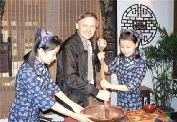 美籍教授潘維廉:攜妻子遠赴中國,先後4次申請綠卡只為成中國人 美籍教授潘維廉:攜妻子遠赴中國,先後4次申請綠卡只為成中國人