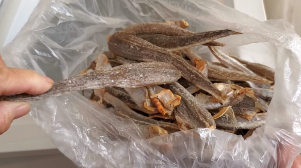 冬天，遇見這魚別手軟，刺少肉多，1次買30斤曬魚乾，蒸炸特解饞