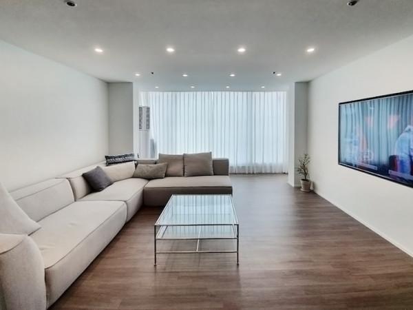 這對夫妻拒絕豪華裝修,使用大面積留白,效果清爽怡人,真高階 這對夫妻拒絕豪華裝修,使用大面積留白,效果清爽怡人,真高階