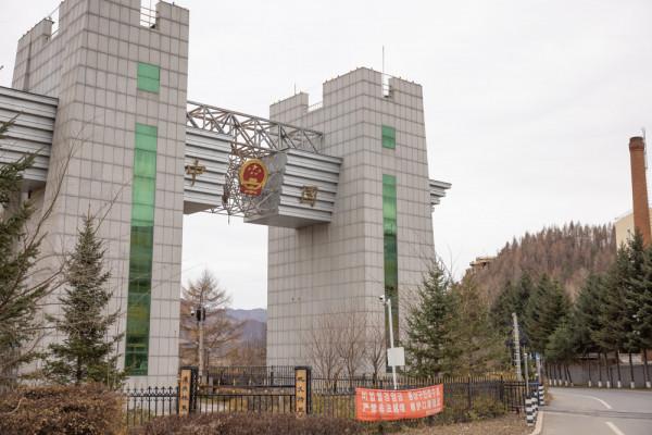 遠眺朝鮮大兵，中國這個鐵路口岸橫跨兩國，滿足你的好奇心