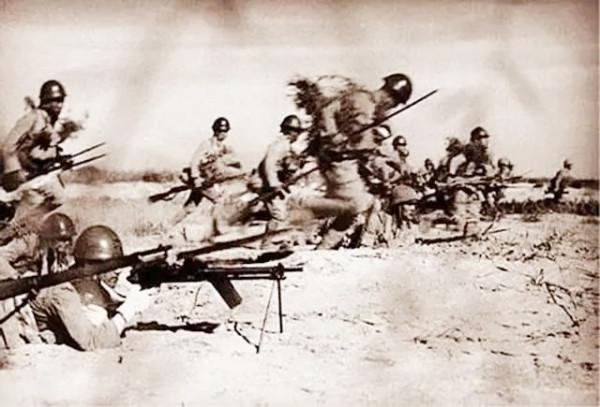 團長政委犧牲,參謀長失蹤,官兵堅持血戰,由副團長率部救出 團長政委犧牲,參謀長失蹤,官兵堅持血戰,由副團長率部救出