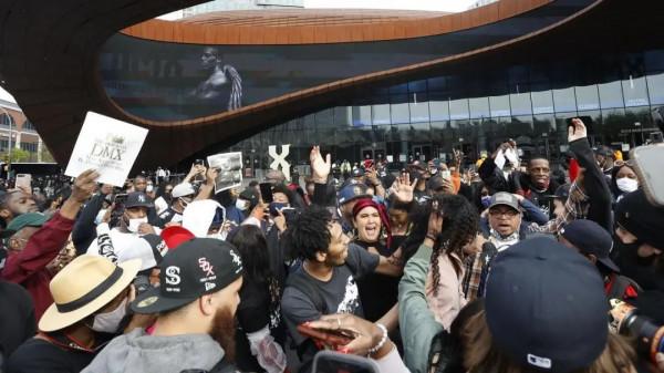 巴黎世家竟是全球最火品牌?土味選手和說唱歌手聯手打造的奇蹟 巴黎世家竟是全球最火品牌?土味選手和說唱歌手聯手打造的奇蹟