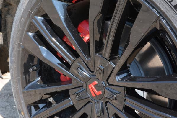 上汽R汽車MARVEL R自帶黑武士特效