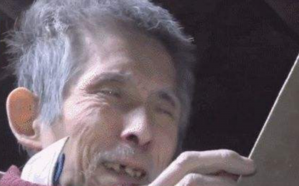 日本骨灰級啃老族，不戀愛、不結婚，啃老40多年，豪宅啃成垃圾場