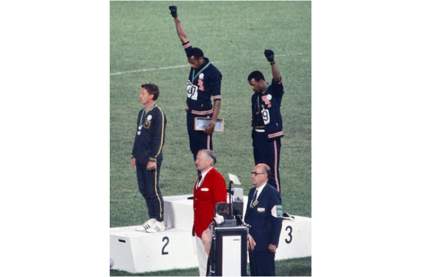 英國巴納德男爵，既是皇親國戚又有人從軍，爵位傳承12代至今