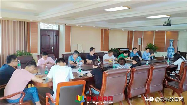 市區領導蒞臨大許中學對學校省地理實踐力課程基地建設進行指導 市區領導蒞臨大許中學對學校省地理實踐力課程基地建設進行指導