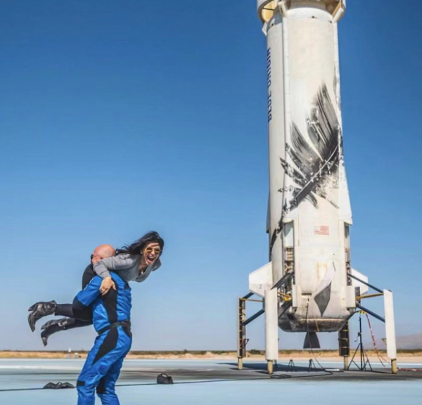 鉅富貝索斯女友太勵志 其貌不揚卻是“大款收割機”活成富婆標杆