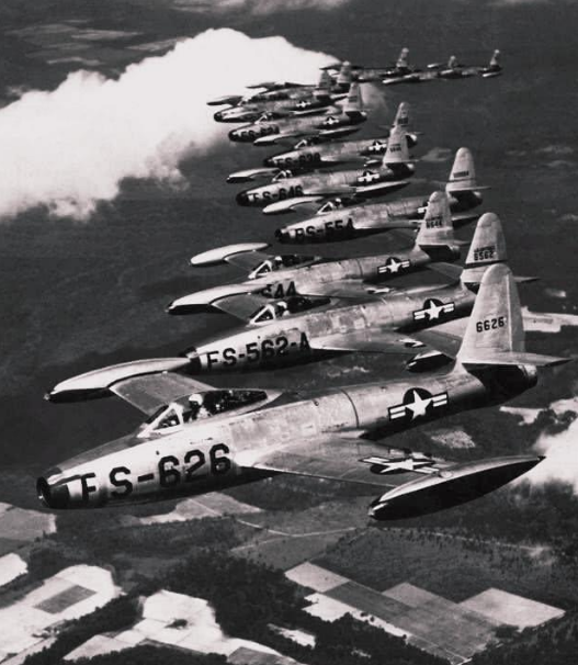 美軍飛行員擊落一架運輸機，21名蘇軍當場犧牲，蘇聯：以血還血