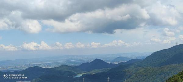 七絕 有感於太空講課