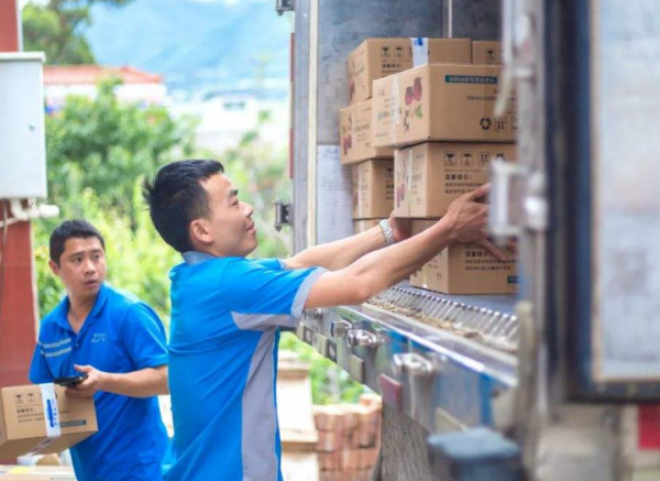 人民日報點贊阿里後，京東劉強東也沒讓人失望