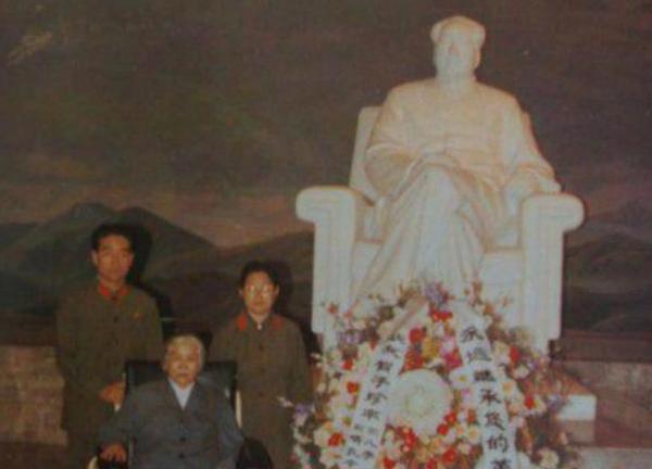 1979年賀子珍來到北京，提出想去毛主席紀念堂，最終結局如何？