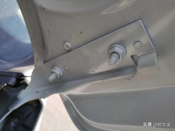 活久見，雪鐵龍C6新車才開一個月賣了16萬，不僅沒虧還賺了