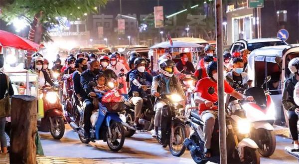 在柬埔寨,“逼瘋”一箇中國人有多容易? 在柬埔寨,“逼瘋”一箇中國人有多容易?