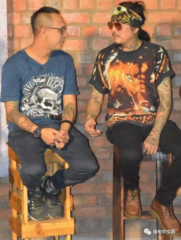 緬甸著名歌手打破世界紀錄後,父母竟登報和他斷絕關係!咋回事? 緬甸著名歌手打破世界紀錄後,父母竟登報和他斷絕關係!咋回事?