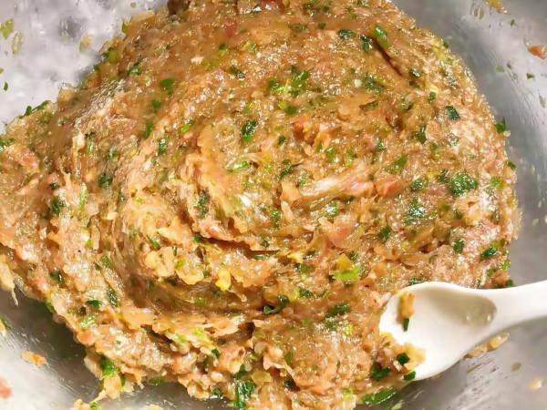 明日冬至包餃子，調餡牢記“4放3不放”，無論啥餃子，都香嫩可口