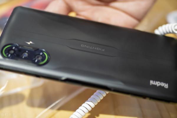 現在雙十一單品手機銷量第一是iPhone12，第二和第三是紅米k40？