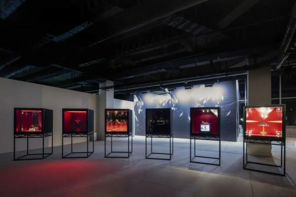 時裝、藝術、影像，什麼才是屬於當代女性的表達方式？