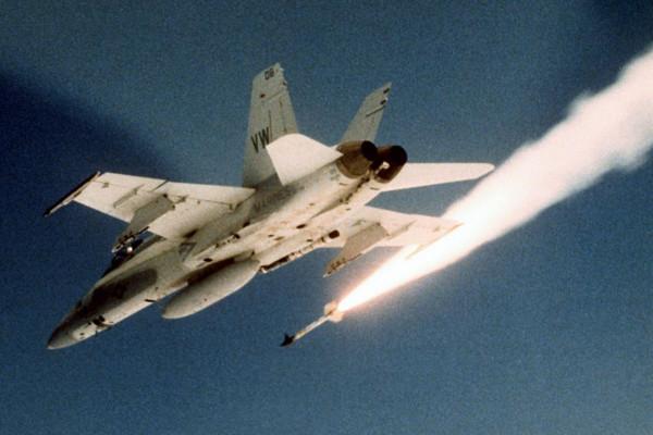 被電子工業狂拖後腿，蘇27戰鬥機雷達是F15的5倍重，效能卻還不如