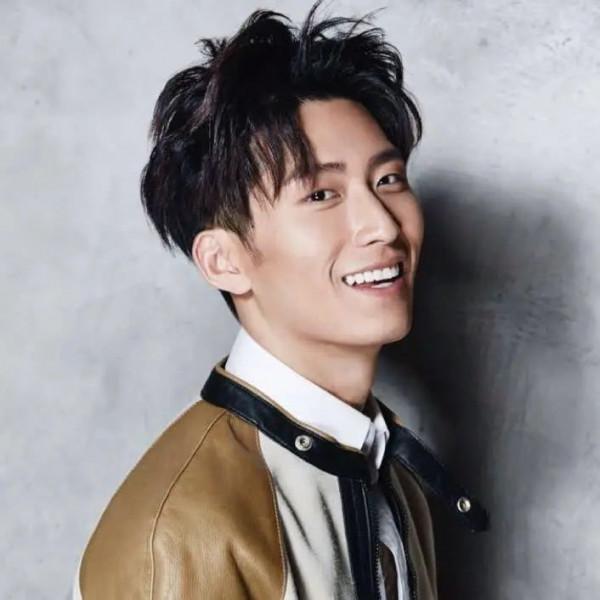 ​被富婆“寵愛”的三位男星：各有各的魅力，最久的已結婚31年