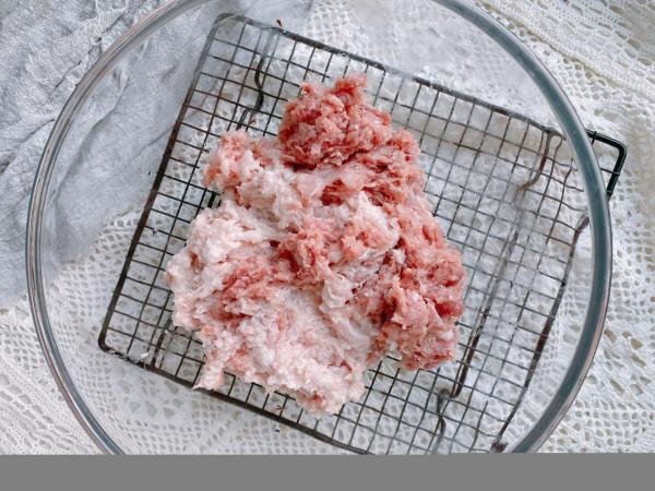 浙江美食梅乾菜餅，幾十年老配方，餡料鹹香，餅皮鬆軟涼了也不硬