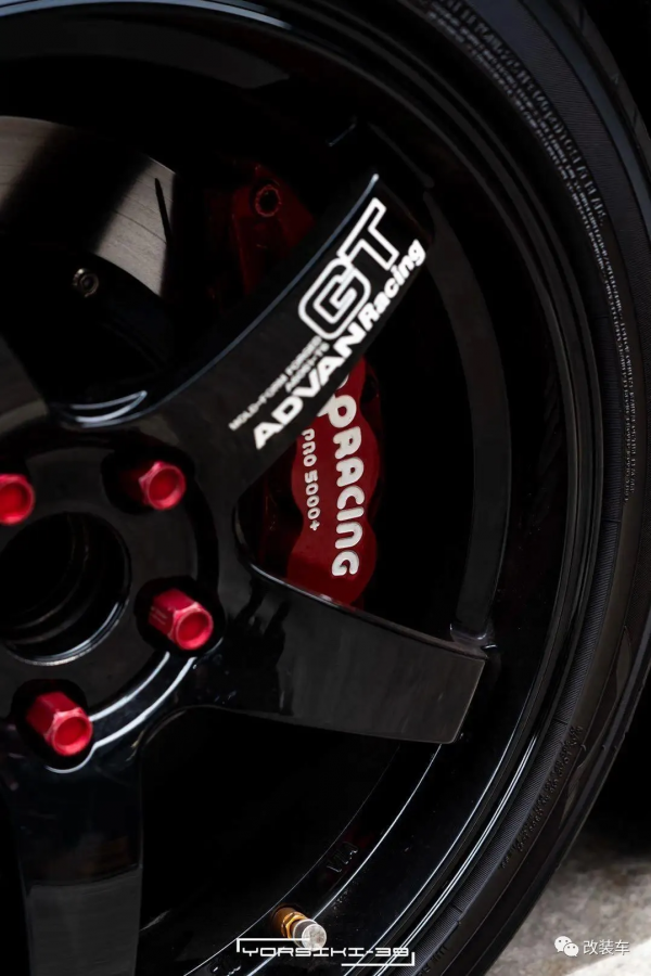 愛上跑賽道的黑武士寶馬3系，全力衝刺後才知道怎麼改車