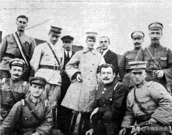 張宗昌救活白俄將軍,為報恩對方表示:我將為您設計“鐵甲怪獸” 張宗昌救活白俄將軍,為報恩對方表示:我將為您設計“鐵甲怪獸”