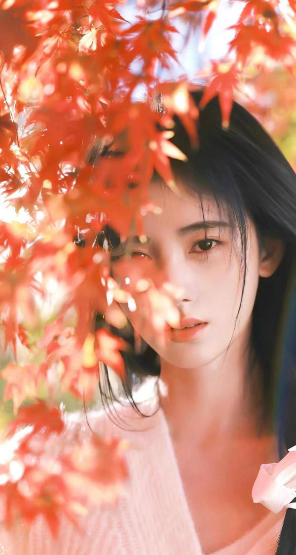 鞠婧禕桌布，有點甜