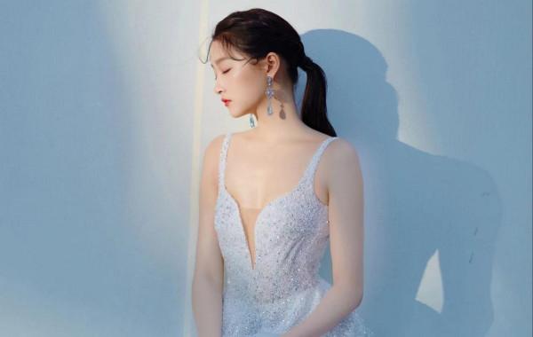 明星哭窮有一套：王鷗買不起房，趙露思龔俊還房貸，楊冪卡里沒錢