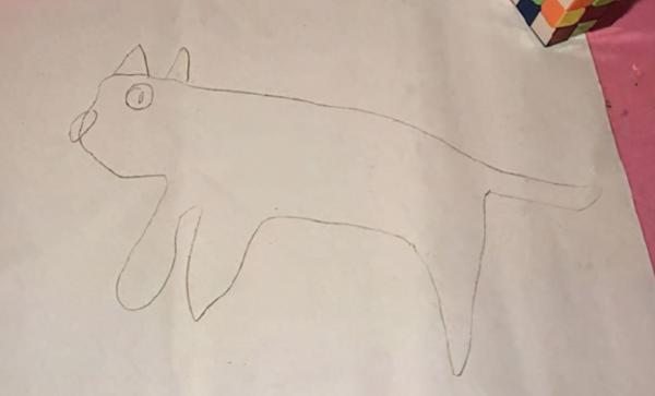 媽媽畫畫中途離開，男孩妙筆生花添“女主”，畫風瞬間變滑稽