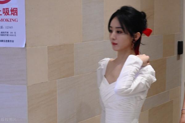 這麼美麗的趙麗穎終歸有了人家