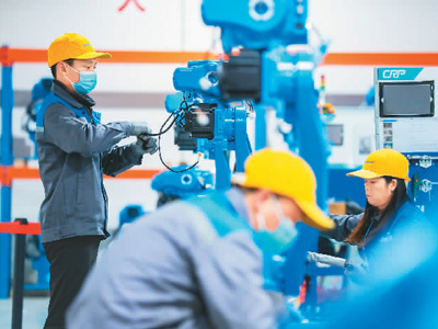 國產工業機器人大顯身手