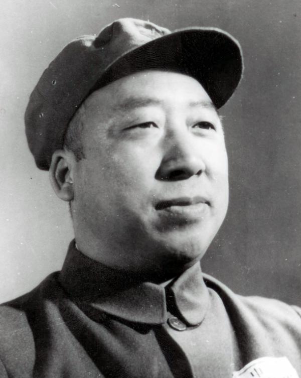 左權殉國後，日寇將左權屍體挖出來羞辱，彭德懷命暗殺隊為其報仇