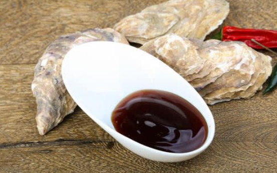 李錦裳：“炒菜忘關火熬出黑色湯汁”，子孫卻靠它創造出千億財富