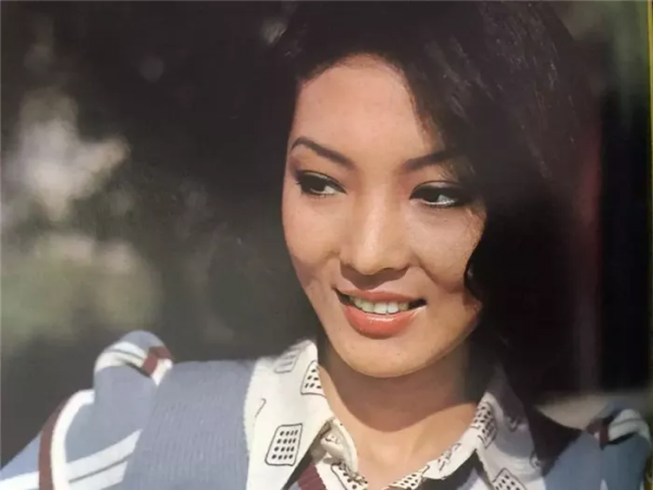 香港影壇8對姐妹花：梅豔芳姐妹倆已去世，陳秀雯陳加玲淡出銀幕