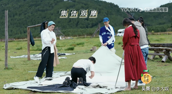 《我們戀愛吧》小龍退出，女四說法矛盾，遭伊能靜戳破口是心非