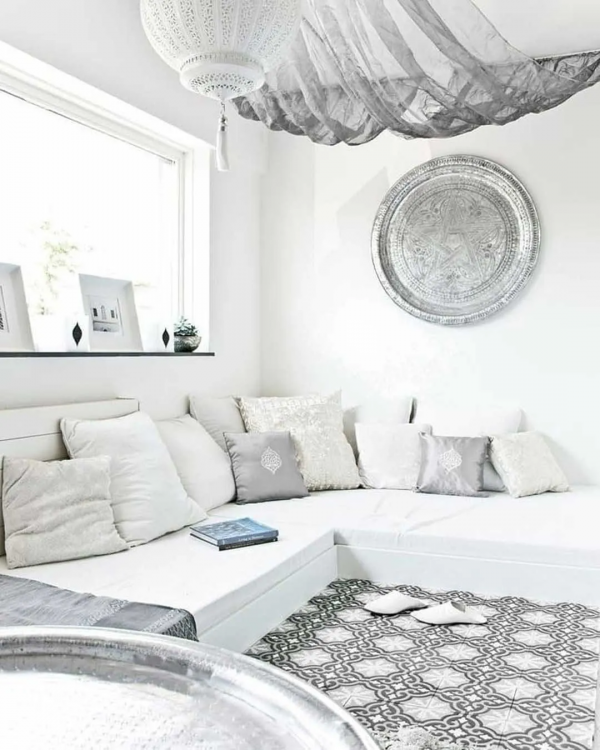 客廳不放沙發、茶几！反用這些，顏值美炸又省空間