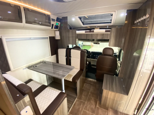 商旅兩用丨榮冶林道奇公羊RCZ600新品上市 V6發動機 內飾精緻上檔次 商旅兩用丨榮冶林道奇公羊RCZ600新品上市 V6發動機 內飾精緻上檔次