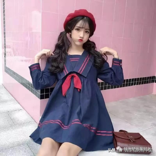 迎面一股海軍風，減齡顯瘦小能手