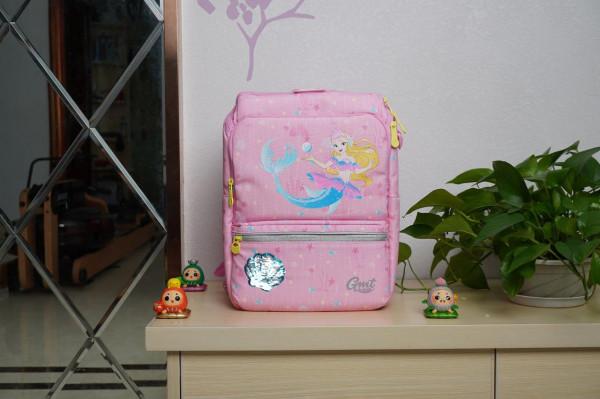 輕鬆揹負,健康成長,給小外甥女的生日禮物——GMT for Kids小方包 輕鬆揹負,健康成長,給小外甥女的生日禮物——GMT for Kids小方包