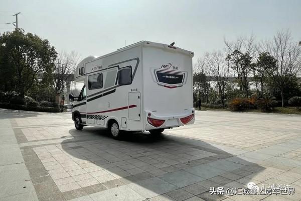 隔音保暖質量強的瑞弗房車，動力強帶氣旋座椅！內飾古典住著舒適