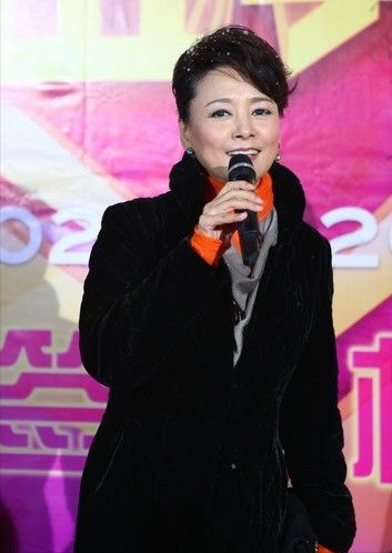 64歲至今仍單身的張瑜：能夠坦然而優雅地老去是一種本事