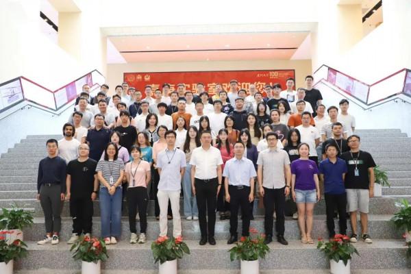 廈大“W教授”和他的“π-Lab”