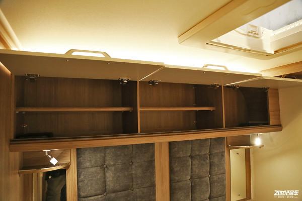 車長超7.8米，自重1噸多！英國COACHMAN拖掛房車