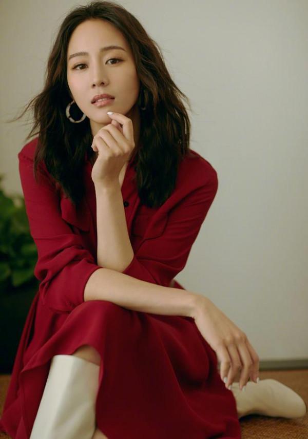 張鈞甯邱澤“緋聞”後同框,穿紅色皮裙颯爽英姿,美得讓人心動 張鈞甯邱澤“緋聞”後同框,穿紅色皮裙颯爽英姿,美得讓人心動