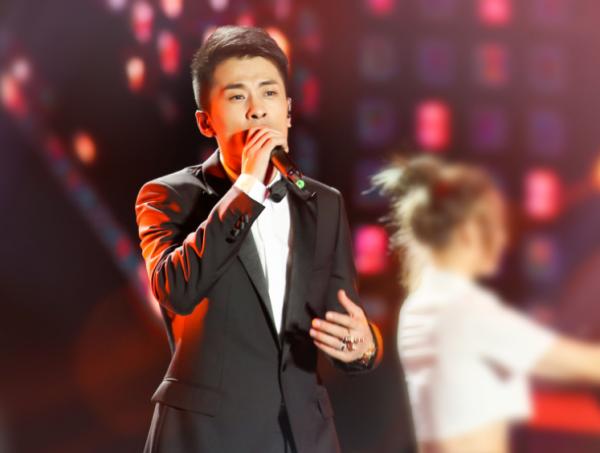 辛巴爆料眾網紅酒後醜態，散打哥與老方丈起衝突，二驢現場掉眼淚