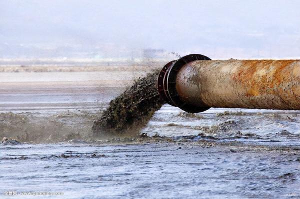 97年，兩滴液體落在化學家卡倫的手套，進醫院3周深度昏迷致身亡