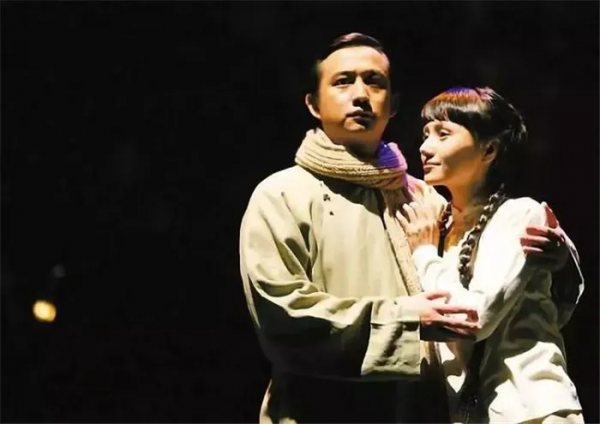 豆瓣7.8分的《藍色愛情》，潘粵明袁泉顏值巔峰，至今仍是經典