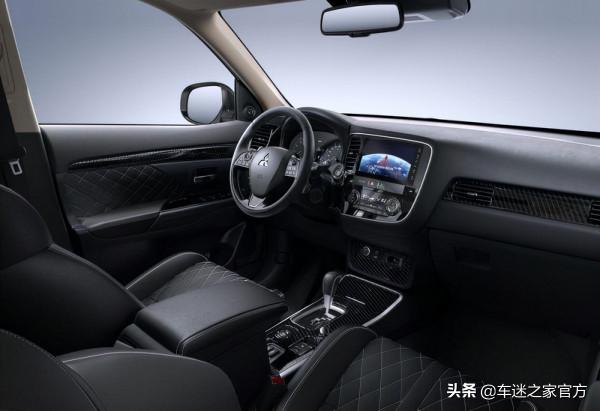 2022款三菱歐藍德增兩款曜動版車型 售價17.58萬元起